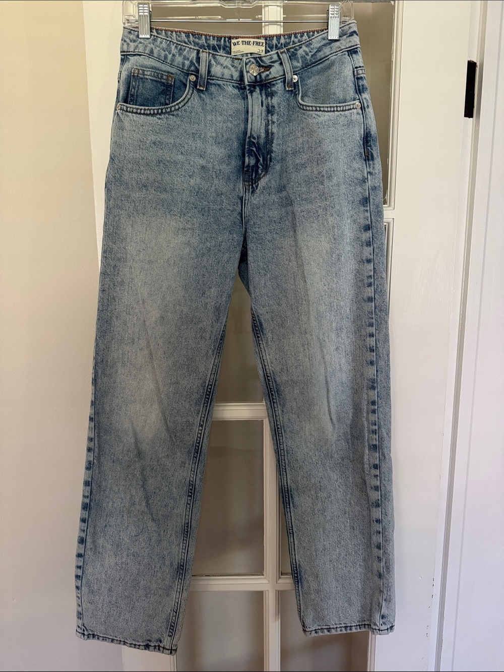 We The Free Women's Straight Leg Jeans 27 in Light Blue Wash